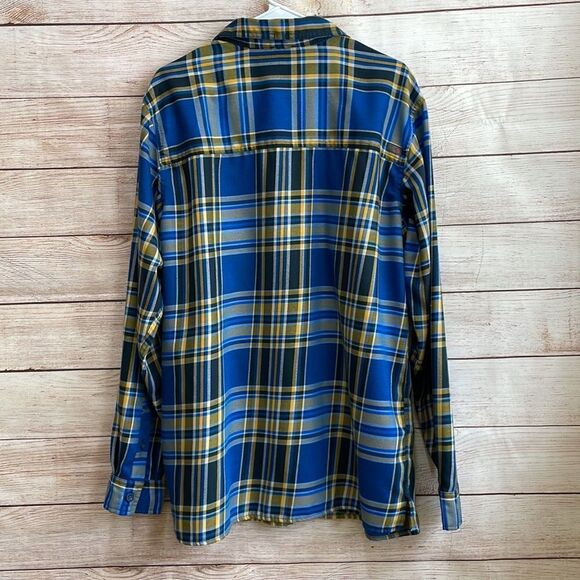 MOUNTAIN HARDWEAR TREKKIN’ SHIRT IN BLUE PLAID - Picture 2 of 6